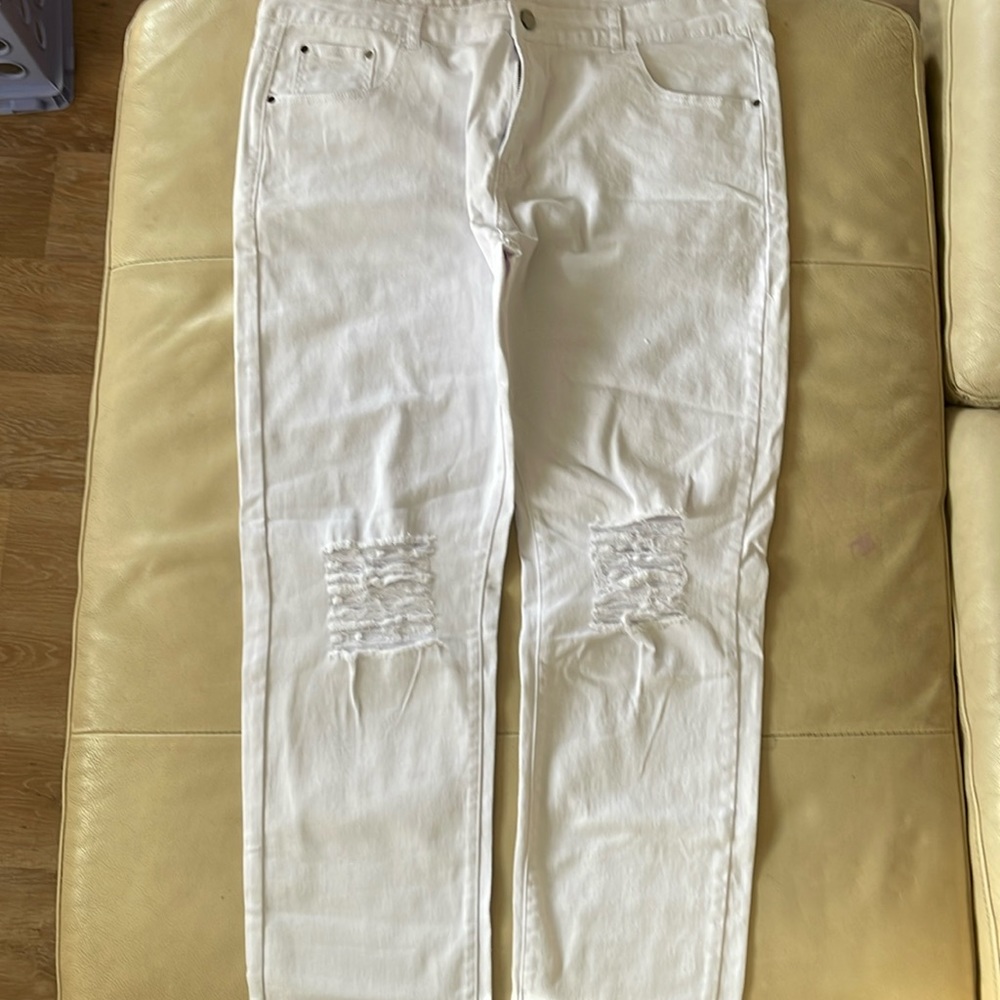 White distressed jeans size 38